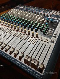 Mixer soundcraft signature 16