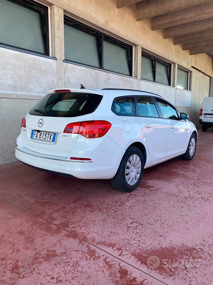Opel Astra 2015 photo 4