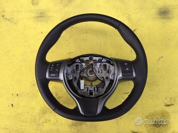 Volante in pelle Toyota Yaris Hybrid 2015