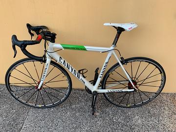 Bici da corsa Canyon (Pro Team version)