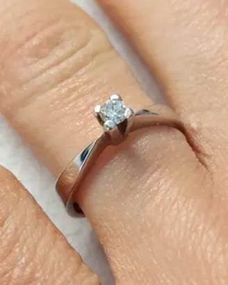 Salvini anello solitario oro e  diamante 