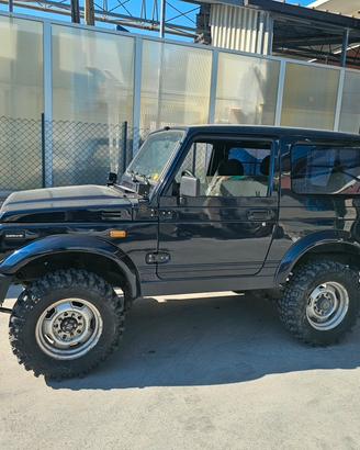 Suzuki Samurai