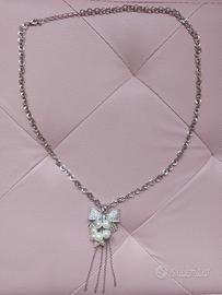 Collana a forma di fiocco con glitter e perle