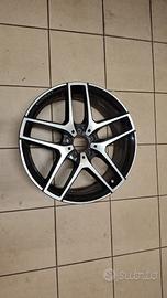 Cerchi in lega da 19” assimetrici AMG MERCEDES