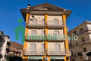 Attico / Mansarda di 104 m² con più di 5 locali a 