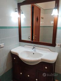 Mobile bagno completo di lavandino e specchio