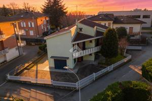 VILLA SINGOLA A CAVRIAGO