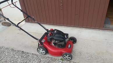 Rasaerba a trazione a benzina