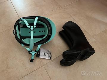 Casco e stivali per equitazione Bambino