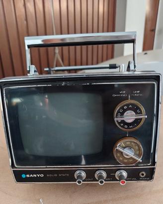 TELEVISORE VINTAGE PORTATILE SANYO