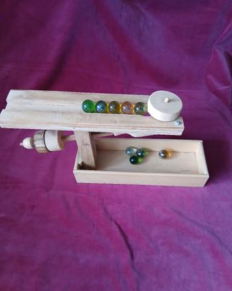 Clessidra in legno a biglie.