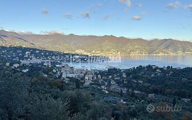 Attico da ristrutturare con terrazza vista mare e