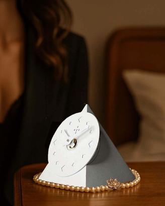 Orologio artigianale in carta n° 1 - Loto