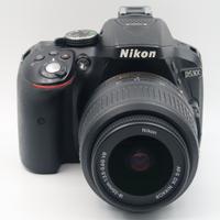 Nikon d5300 + zoom 18-55mm + SD 32GB 24.2MP WiFi