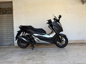 Honda Forza 300