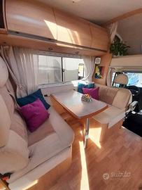 camper mansardato su meccanica Ford gemellato