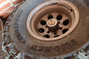 cerchi mickey thompson attacco 6 fori con gomme