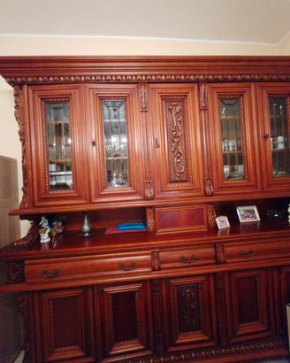 Mobile in legno di noce massello