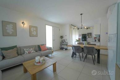 Casa indipendente di 168 m² con 3 locali e box aut