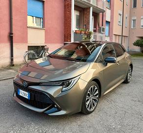 Toyota corolla 1.8 hybrid style cvt + treno gomme