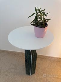 Tavolino di Design con Base in Verde Guatemala