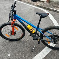 bicicletta MTB bambino cube ammortizzata