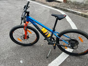 bicicletta MTB bambino cube ammortizzata