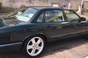 Jaguar XJ immatricolata 1998
