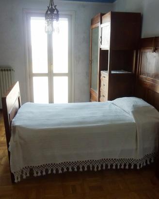 Camera da letto in ciliegio inizi 900