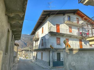 CASA SEMINDIPENDENTE A GRESSAN