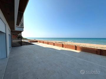 Lungo mare nord-84mq con terrazzo e giardino