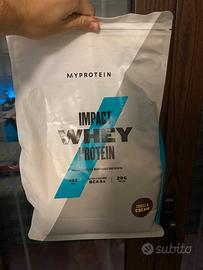 Impact whey protein my protein coockies and cream