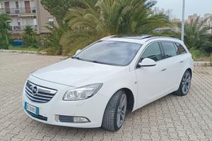 Opel Insignia 2.0 CDTì 160 cv sport tuarer cosmo