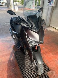 Yamaha xmax 300 tech max