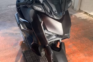 Yamaha xmax 300 tech max