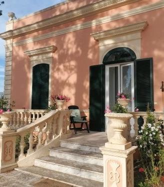 Villa Neoclassica con 8 posti letto