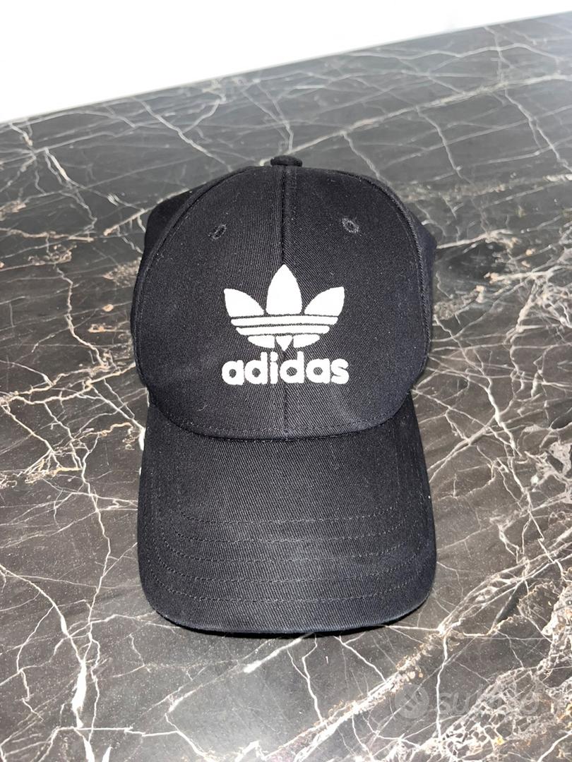 Capello adidas con visiera Abbigliamento e Accessori In vendita