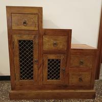 Cassettiera a scala