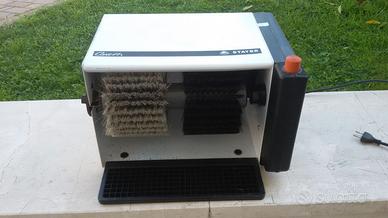 Lucida e pulisci scarpe.