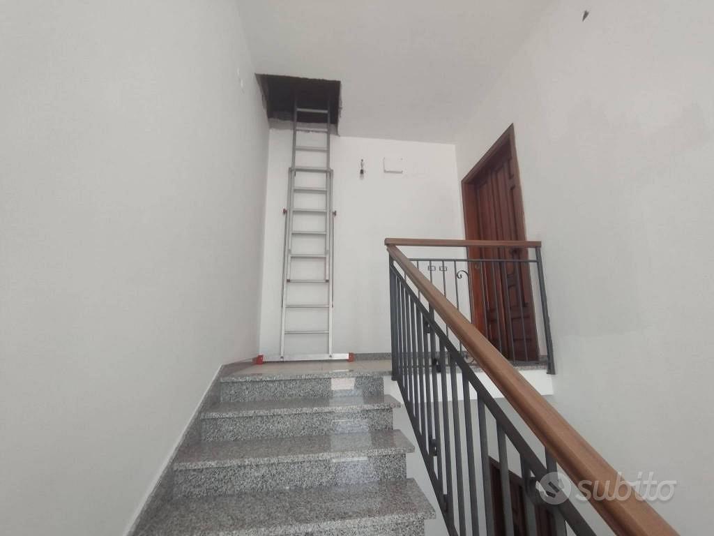 Appartamento di 177 m² con più di 5 locali a Santa - Altro