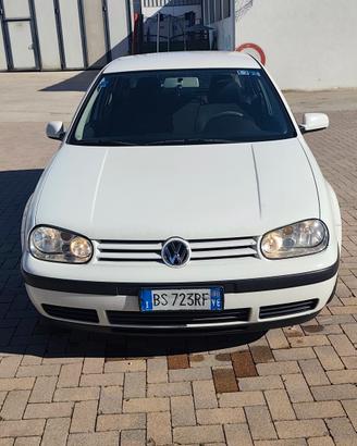 Golf 4 bianca 2001