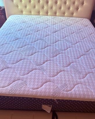 Letto matrimoniale con contenitore