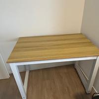 Scrivania 100X60 - come nuova