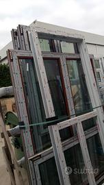 finestre nuove varie misure e colori