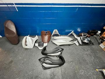 carene sella e fanale Piaggio Beverly 350 2021