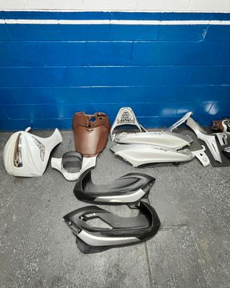 carene sella e fanale Piaggio Beverly 350 2021