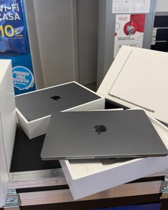 Macbook Air M2 13.3” 8-256gb batteria 92%