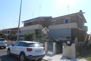 4 LOCALI A COMACCHIO