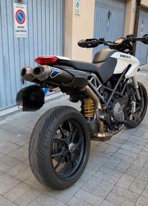 Ducati Hypermotard 796