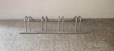 Rastrelliera porta bici